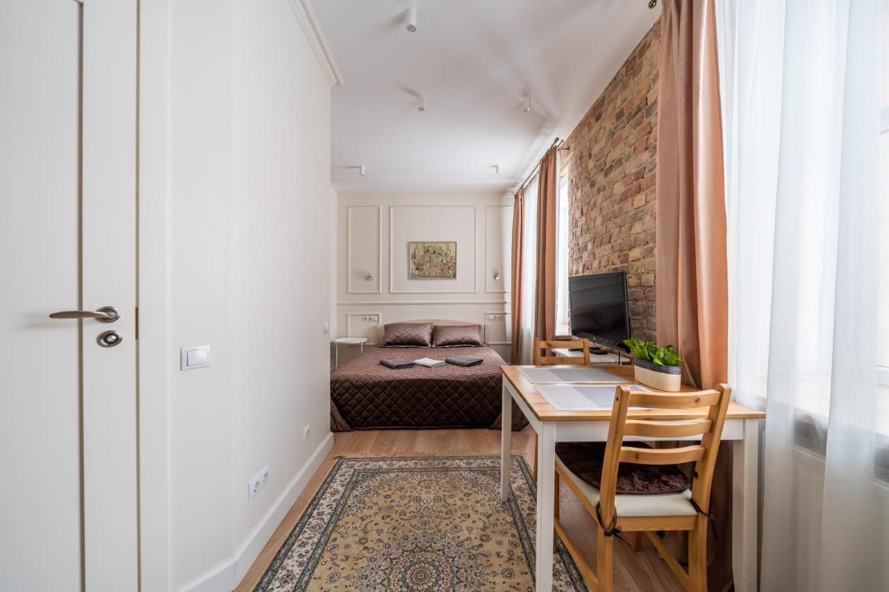 Stylish Studio Close To City Center, Cafes & Parks & Local Dining リガ エクステリア 写真