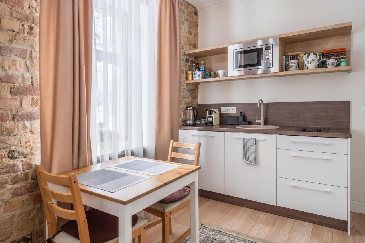 Stylish Studio Close To City Center, Cafes & Parks & Local Dining リガ エクステリア 写真
