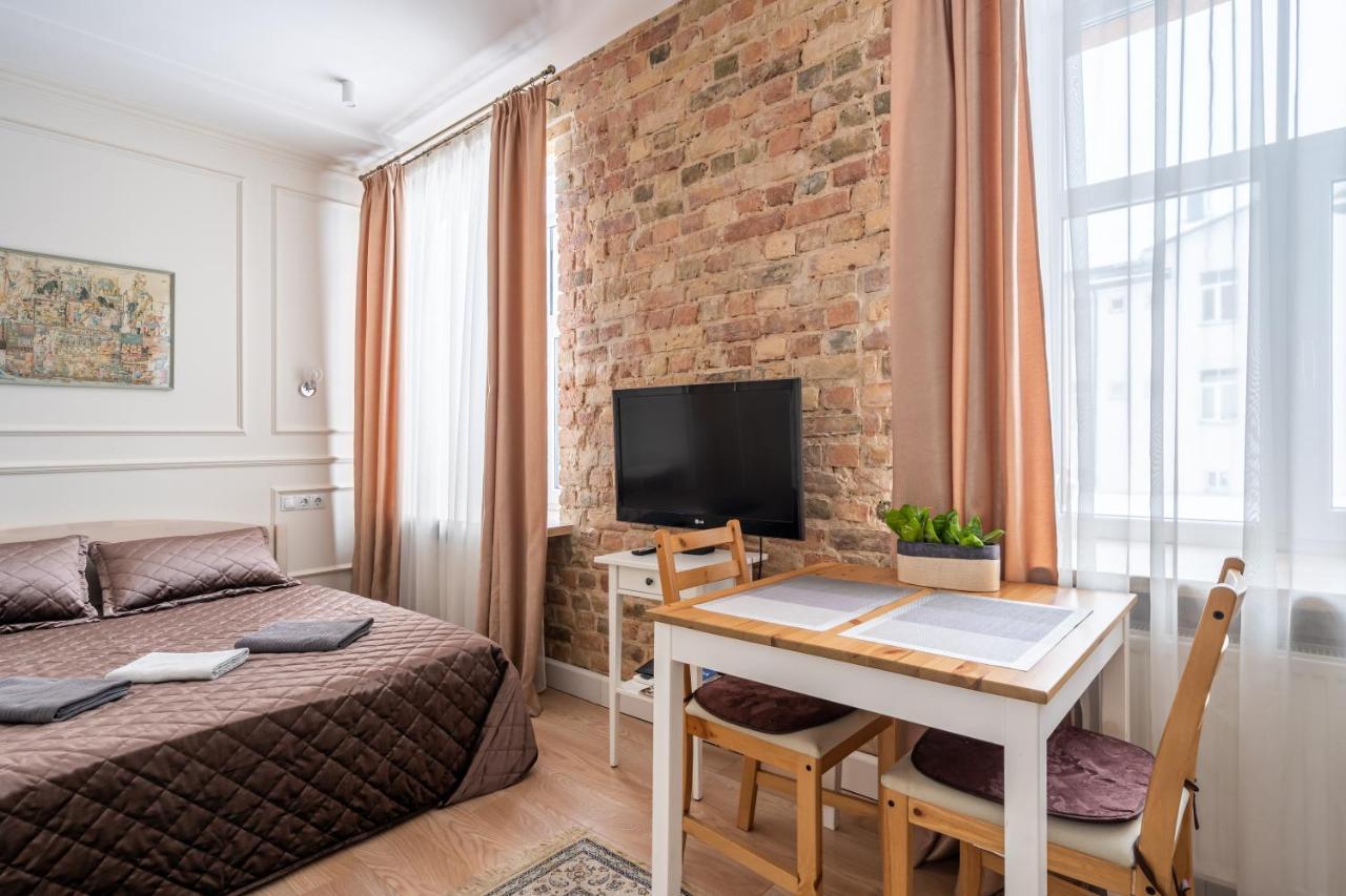 Stylish Studio Close To City Center, Cafes & Parks & Local Dining リガ エクステリア 写真